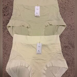 Women's Seamless High-Waist Briefs - Cream & Light Green